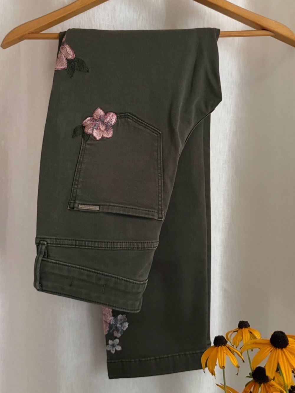 NWOT White House Black Market High Rise Olive Green Pants Floral Embroidered 2